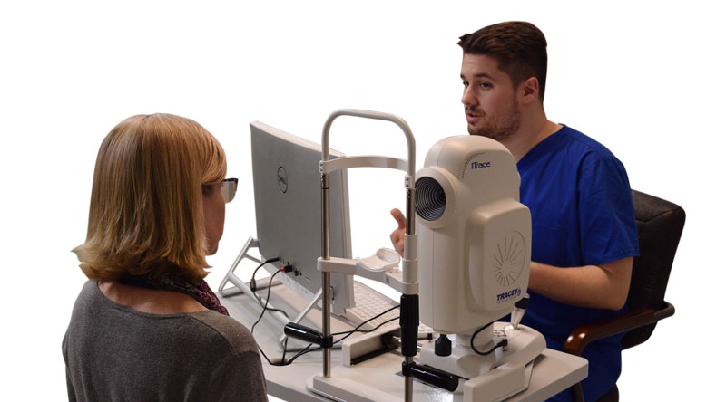 Cataract Doctor and patient